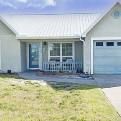 Entire Home Near Beach! - Lower Lagoon Cottage