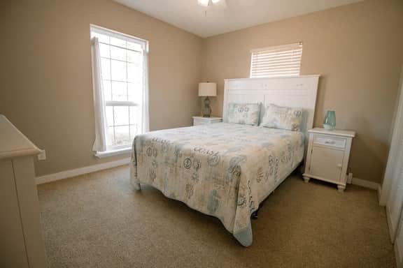 Entire Home Near Beach! - Lower Lagoon Cottage - Image 4